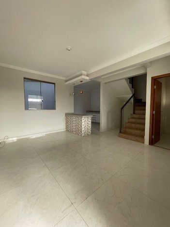 house em Rua dos Oitis, Lúcio de Abreu - Contagem - MG