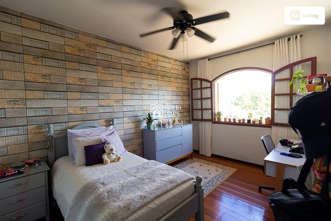 Casa com 4 quartos — Salgado Filho, Belo Horizonte