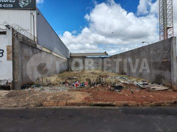 land_lot em Rua José Alves Garcia, Marta Helena - Uberlândia - MG