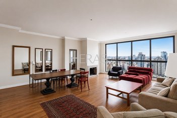 apartment em Rua João Caetano, Três Figueiras - Porto Alegre - RS