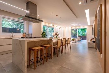 apartment em Rua das Piraúnas, Jurerê Internacional - Florianópolis - SC