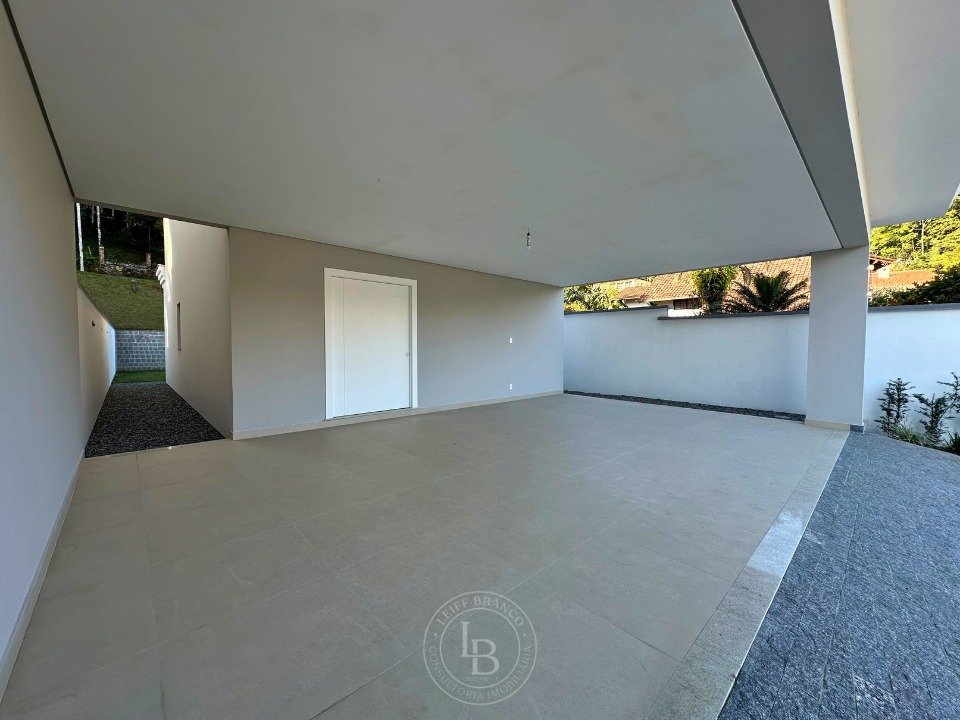 02 Casa _ Venda _ Glória _ Joinville _ Santa Catarina _ Garagens