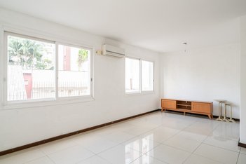apartment em Rua Coronel Aurélio Bitencourt, Rio Branco - Porto Alegre - RS