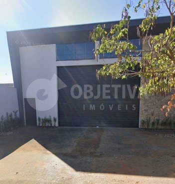 industrial em Avenida Victor Alves Pereira, Novo Mundo - Uberlândia - MG