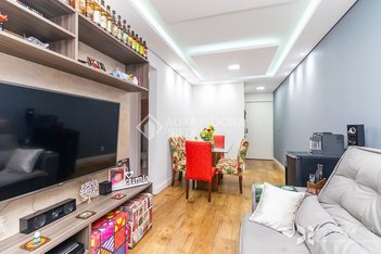 apartment em Rua Jataí, Cristal - Porto Alegre - RS