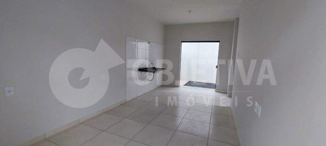 house em Rua Egna Aparecida Calura Pinto, Jardim Holanda - Uberlândia - MG