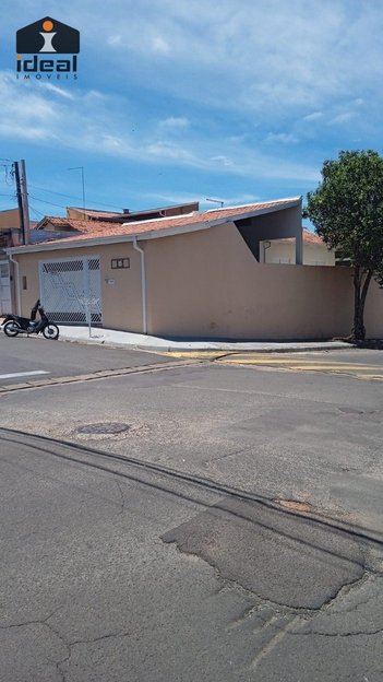 house em Rua Antônio Bernardo, Vila Guimarães - Botucatu - SP