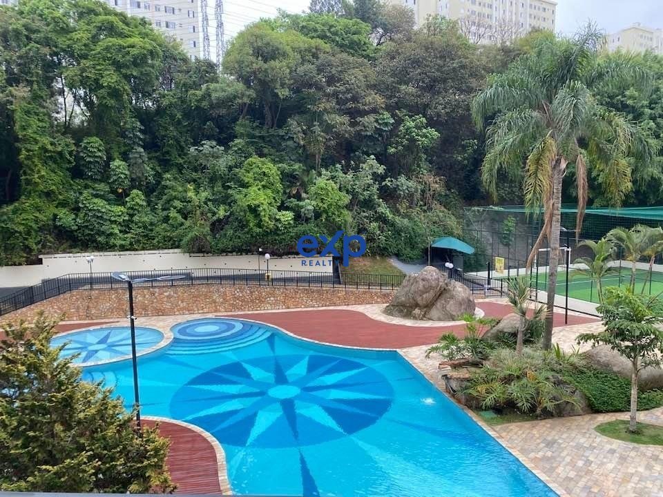 PISCINA, QUADRA E ÁREA VERDE