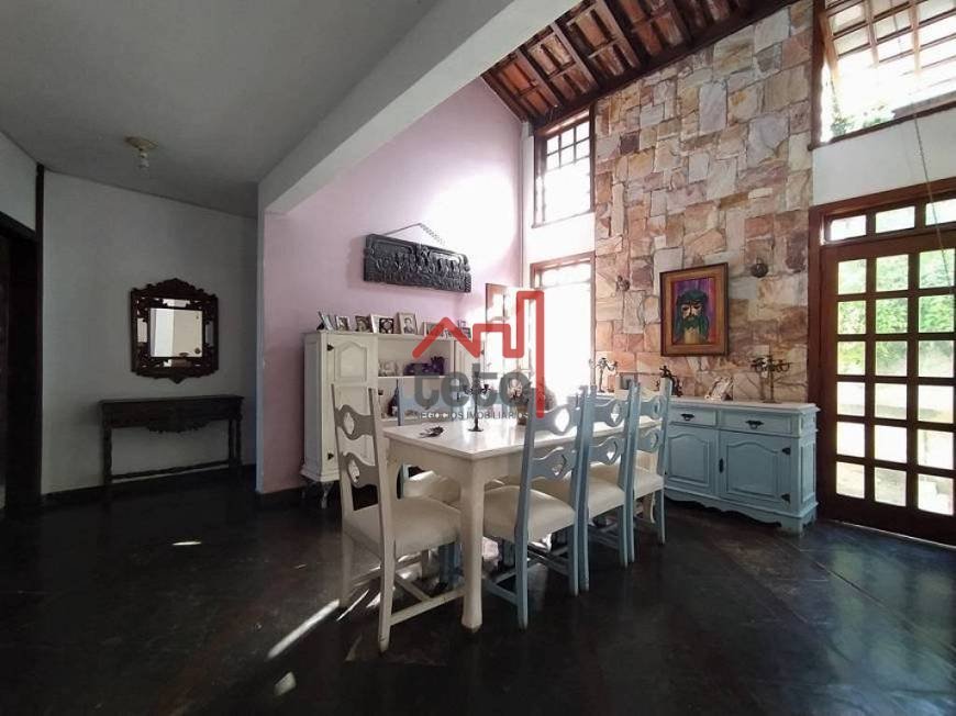 Casa com 4 quartos — Planalto, Belo Horizonte