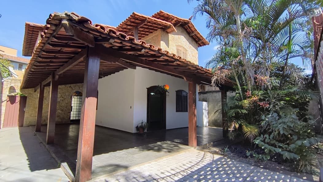 Casa com 5 quartos — Rio Branco, Belo Horizonte