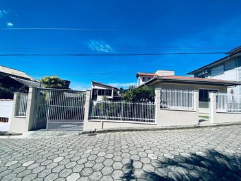 house em Rua Laércio Costa, Trindade - Florianópolis - SC