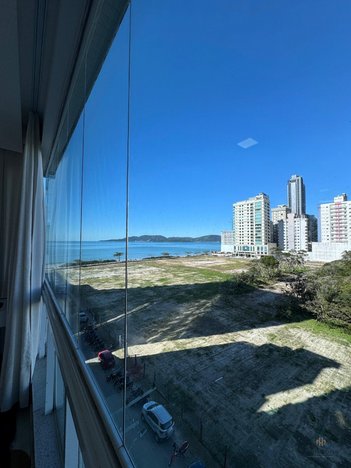 apartment em Rua 307, Meia Praia - Itapema - SC