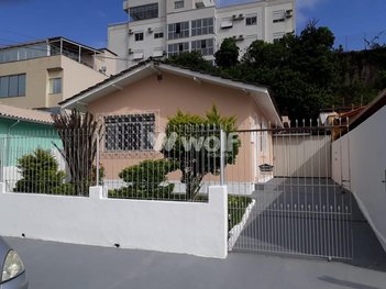 house em Rua Hermes Zapelini, Barreiros - São José - SC