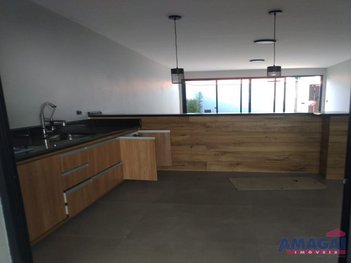 house em Avenida Estados Unidos, Jardim Siesta - Jacareí - SP