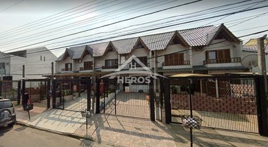 house em Rua Heitor Kramer, Guarujá - Porto Alegre - RS