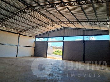 industrial em Avenida Antônio Matias Montana, Jardim Europa - Uberlândia - MG