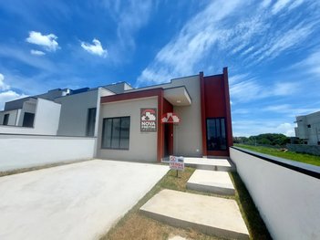 house em Avenida Arthur dos Santos, Loteamento Industrial Água Preta - Pindamonhangaba - SP