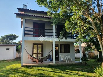 house em Rua Antonio Teixeira de Farias, Centro - Passo de Torres - SC