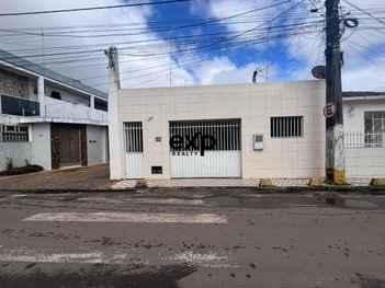 house em Rua Primeiro de Março, Centro - Valença - BA