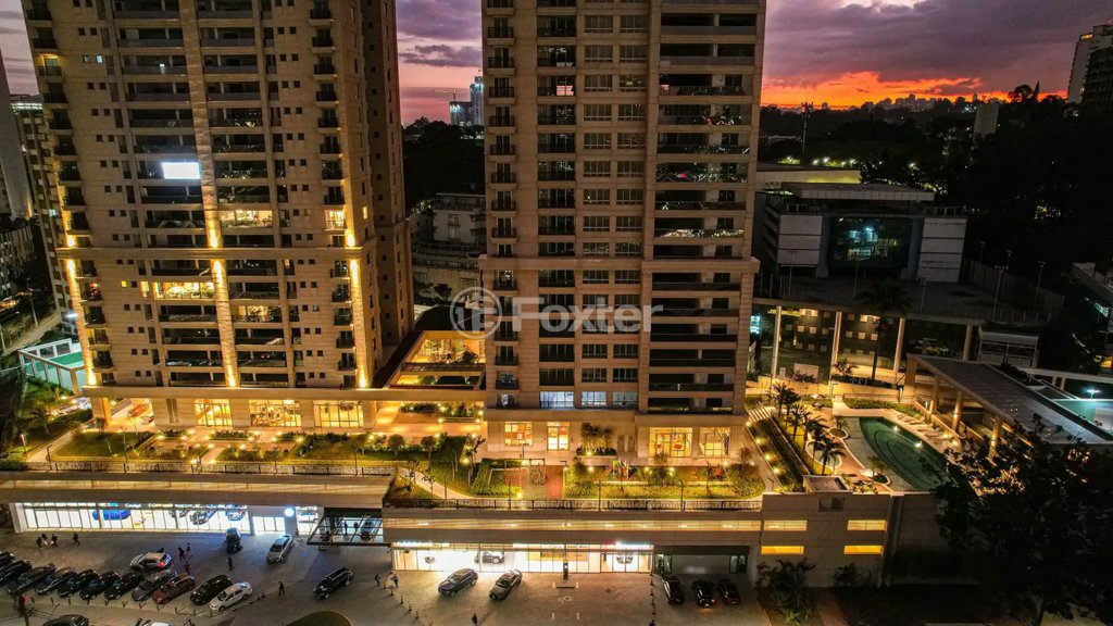 predio-moderno-com-piscina-e-jardim