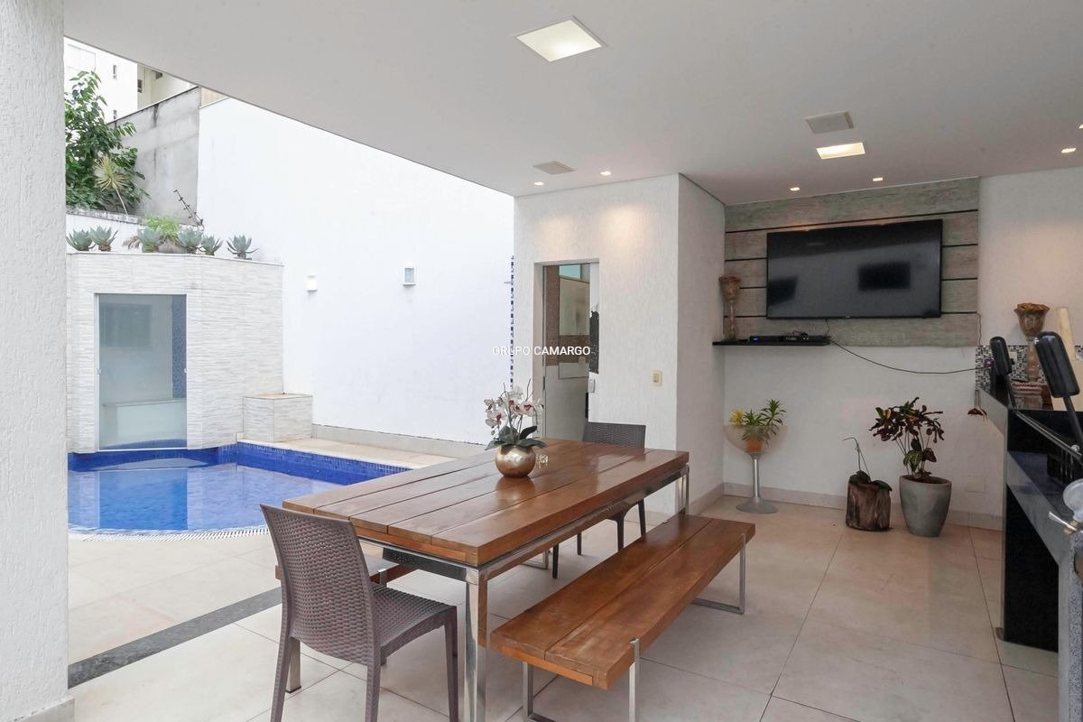 Casa com 5 quartos — Castelo, Belo Horizonte