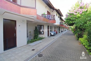 house em Rua Dona Zulmira, Cavalhada - Porto Alegre - RS