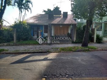 house em Rua Roque Calage, Passo da Areia - Porto Alegre - RS