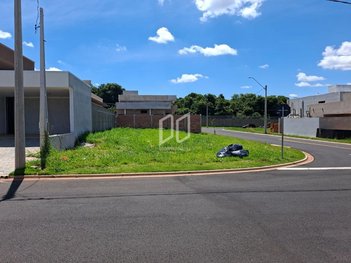 land_lot em Avenida Nadima Damha, Residencial Village Damha III - Araraquara - SP