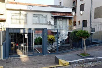 house em Rua Umbú, Passo da Areia - Porto Alegre - RS