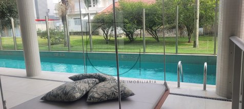 apartment em Rua dos Chernes, Jurerê - Florianópolis - SC