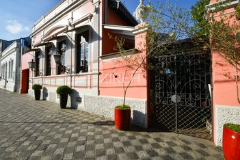 commercial_building em Avenida Jaime Reis, São Francisco - Curitiba - PR