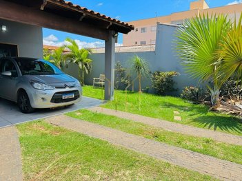 house em Rua Sebastião José Sobrinho, Segismundo Pereira - Uberlândia - MG