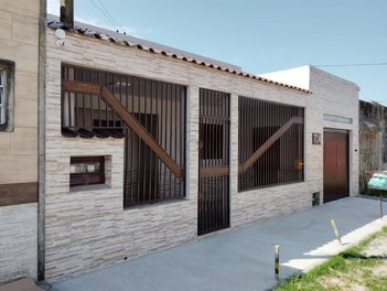 house em Rua Eduardo Ballester, Parque Residencial São Pedro - Rio Grande - RS