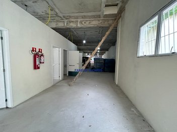 industrial em Senador Pinheiro Machado, Marapé - Santos - SP