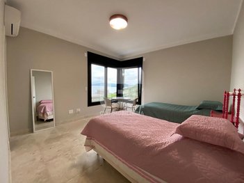 house em Estrada Haroldo Soares Glavan, Cacupé - Florianópolis - SC