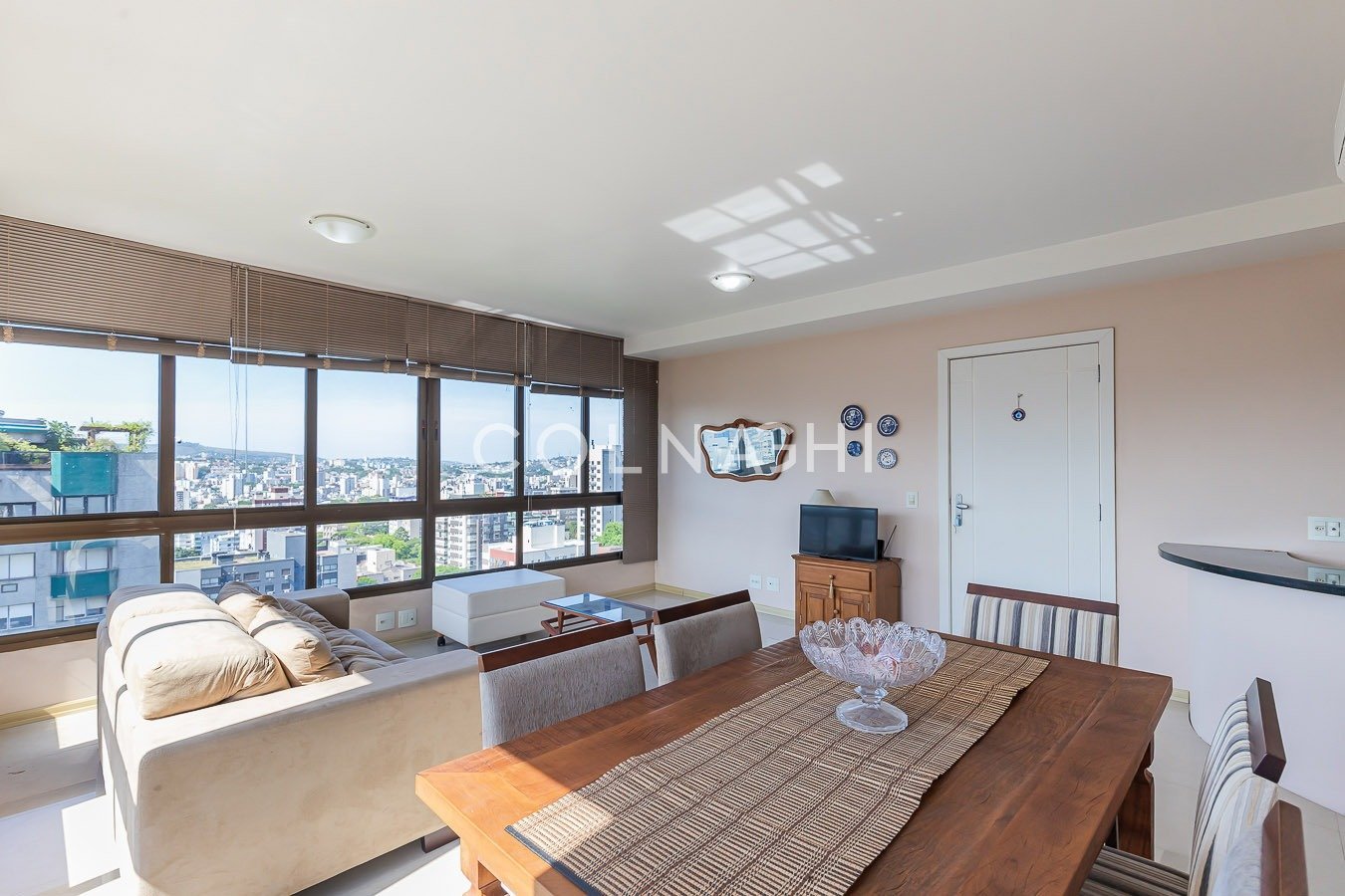 Apartamento à venda na Cabral - Colnaghi Imóveis