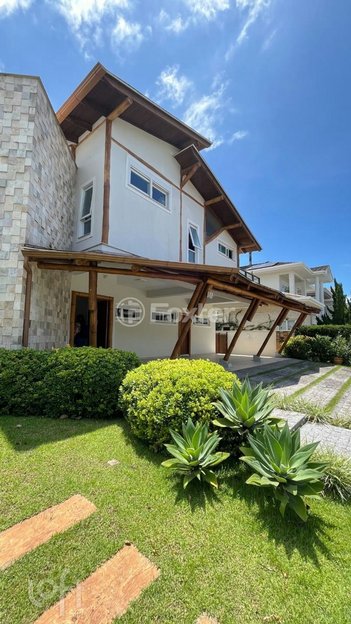 house em Rodovia Doutor Antônio Luiz Moura Gonzaga, Rio Tavares - Florianópolis - SC