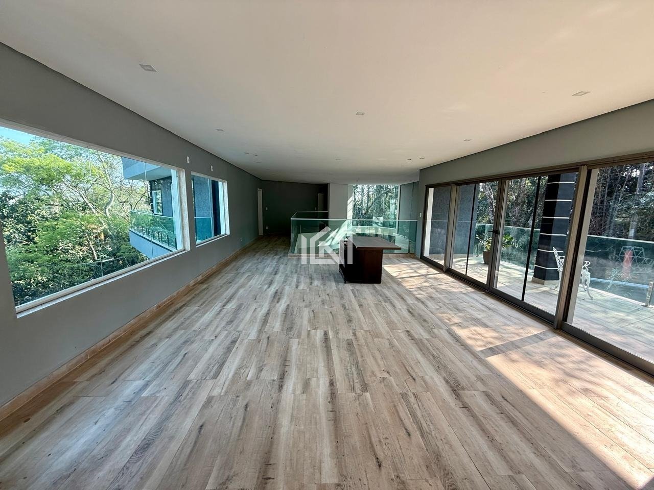 casa a venda no condominio forest hills - salas