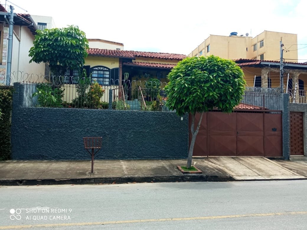 Casa com 4 quartos — São João Batista (Venda Nova), Belo Horizonte
