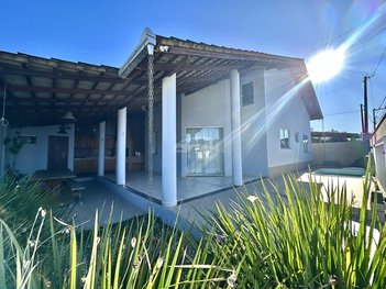 house em Rua Nilton Antônio Quintino, Centro - Balneário Piçarras - SC