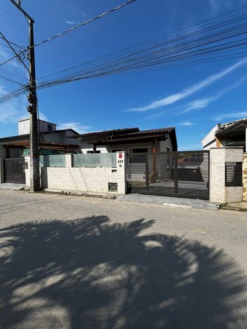 house em Rua Professor Aureliano Francisco de Medeiros, Aririú - Palhoça - SC