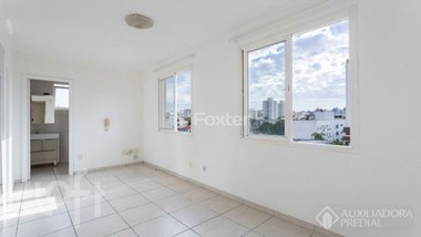 apartment em Rua Oito de Julho, Jardim Botânico - Porto Alegre - RS