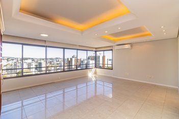 apartment em Rua Cônego Viana, Rio Branco - Porto Alegre - RS
