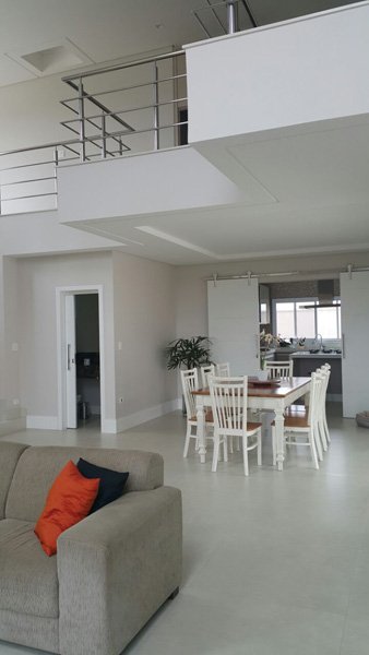 BEL�SSIMO SOBRADO MOBILIADO PARA ALUGAR: RESERVA DO PARATEHY