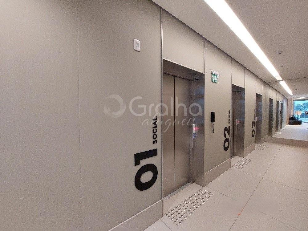 iF9T85R56f7_11049465240d8d05a9e