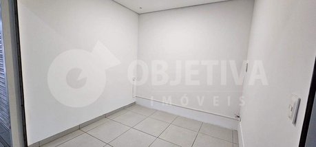 business em Avenida Floriano Peixoto, Centro - Uberlândia - MG