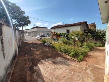 house em Rua Conselheiro Lafaiete, Centro - Piumhi - MG
