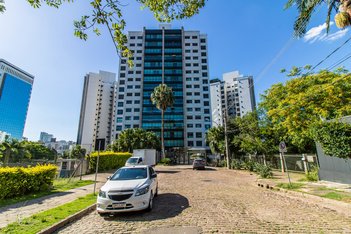 apartment em Rua Primeiro de Janeiro, Três Figueiras - Porto Alegre - RS