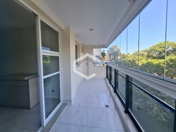apartment em Avenida Renê Laclette, Recreio dos Bandeirantes - Rio de Janeiro - RJ