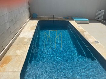 house em Avenida Terezina, Marta Helena - Uberlândia - MG